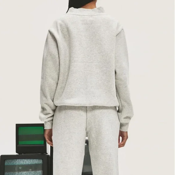 NWT Parke Classic Gray Embossed Mockneck Sweatshirt Size S/M - Picture 2 of 12